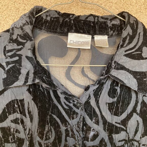 CHICOS | Black Floral Burnout Velvet Crinkle Button Down 3/4 Sleeve Blouse Top - Picture 4 of 15